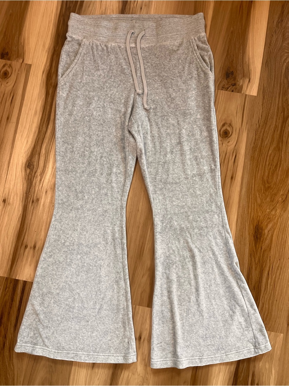 Aerie Gray Velour Drawstring Flare Pants Size Large L Plush Comfort Casual Cozy